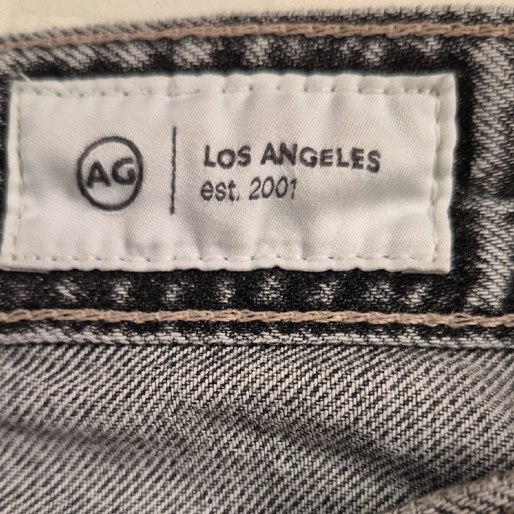 Woman's Gray Straight Jeans - Picture 11 of 16